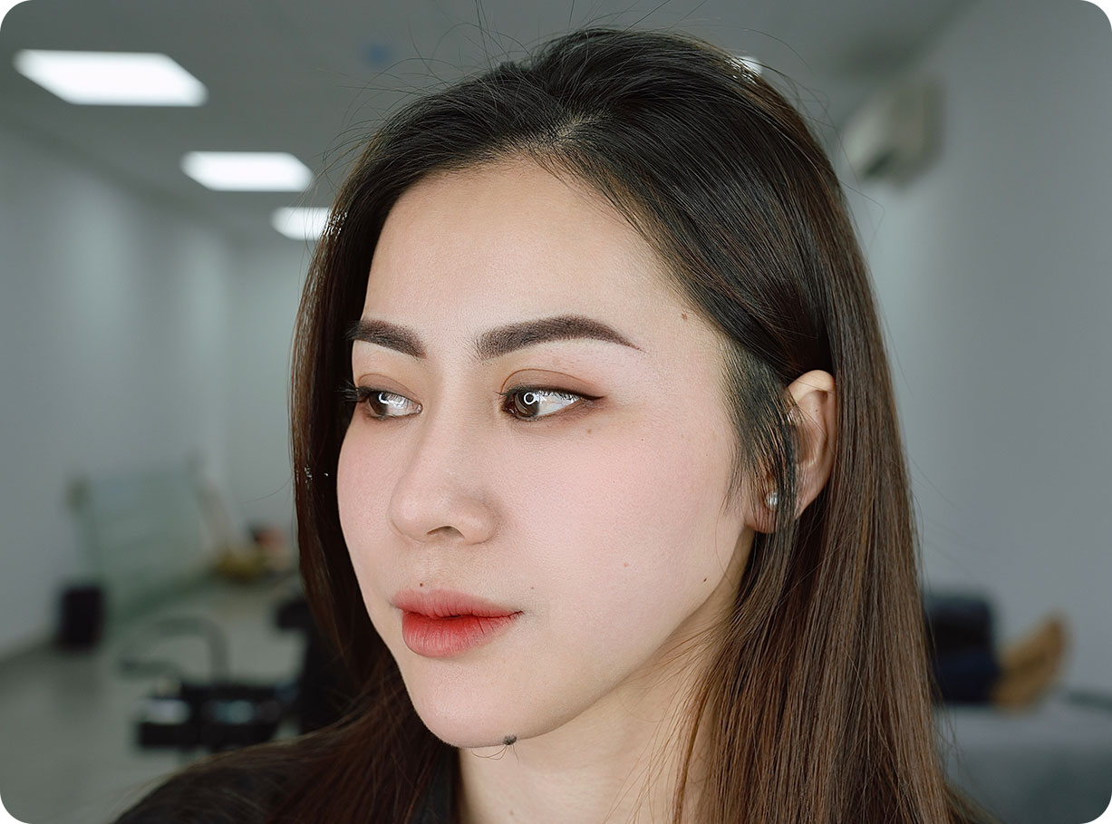 Khắc phục mọi khuyết điểm thường gặp trên chân mày như ngắn, nhạt, thưa, mọc lộn xộn, thiếu đầu - thiếu đuôi.